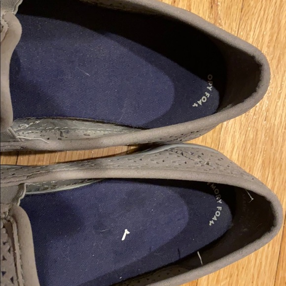 Sperry Memory Foam Gray Cut Out Slip On Shoe - Picture 5 of 6